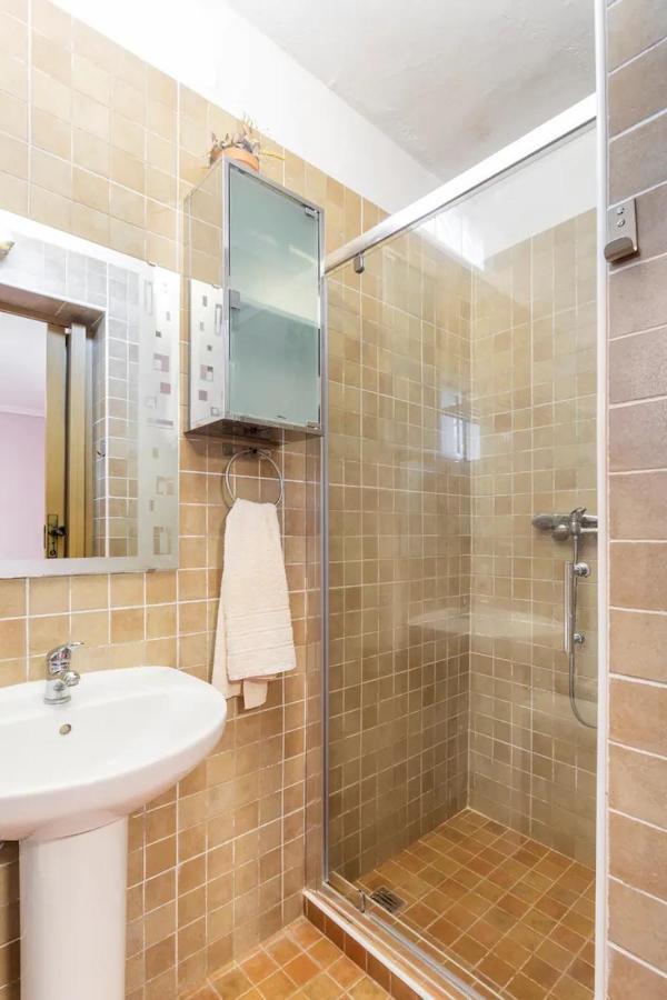 Habitación con baño y cocina privada Valencia Exterior foto